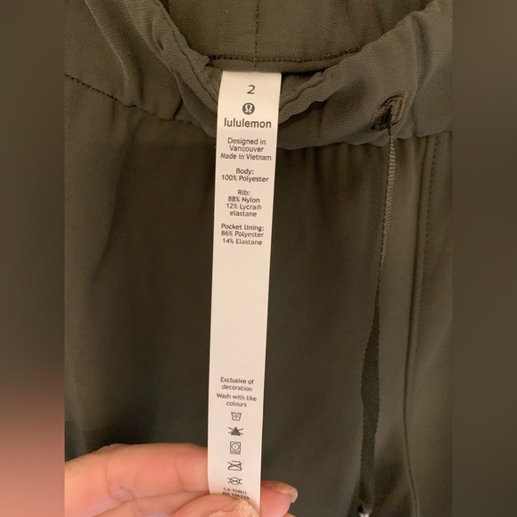 NWT Lululemon Athletica On The Fly Woven Jogger- Women- Olive - Picture 5 of 6